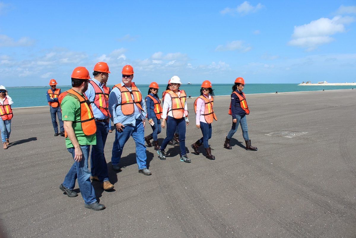 Empresarios iniciarán operaciones en Puerto de Isla del Carmen
