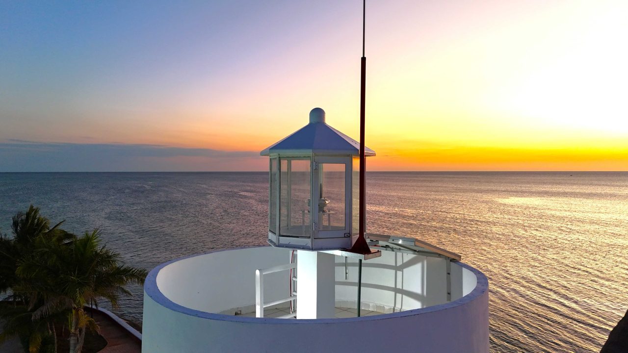 APICAM MODERNIZA SISTEMA DE ILUMINACIÓN DEL FARO DE ISLA ARENA