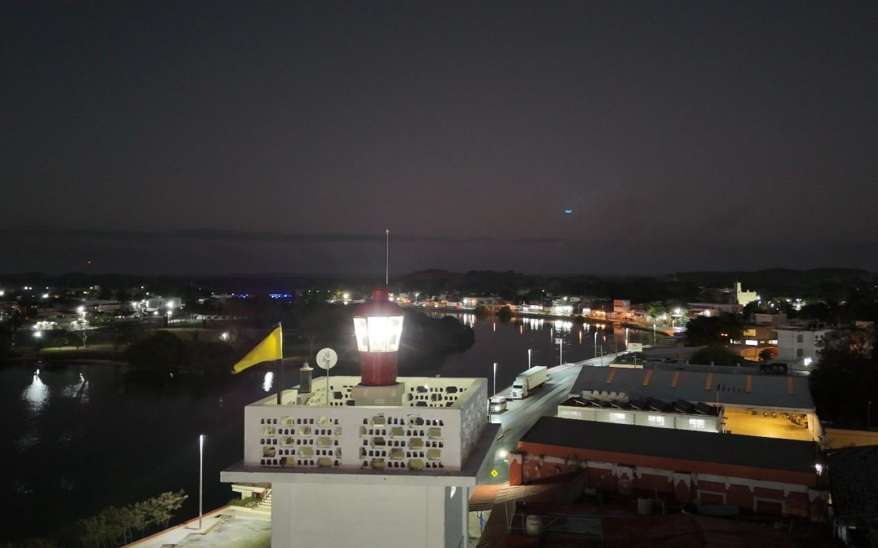 APICAM MODERNIZA ILUMINACIÓN Y TRABAJOS COMPLEMENTARIOS DEL FARO DE CHAMPOTÓN